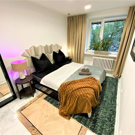 Design+Luxus Apartment Im Zentrum! +Netflix Varşovia Exterior foto