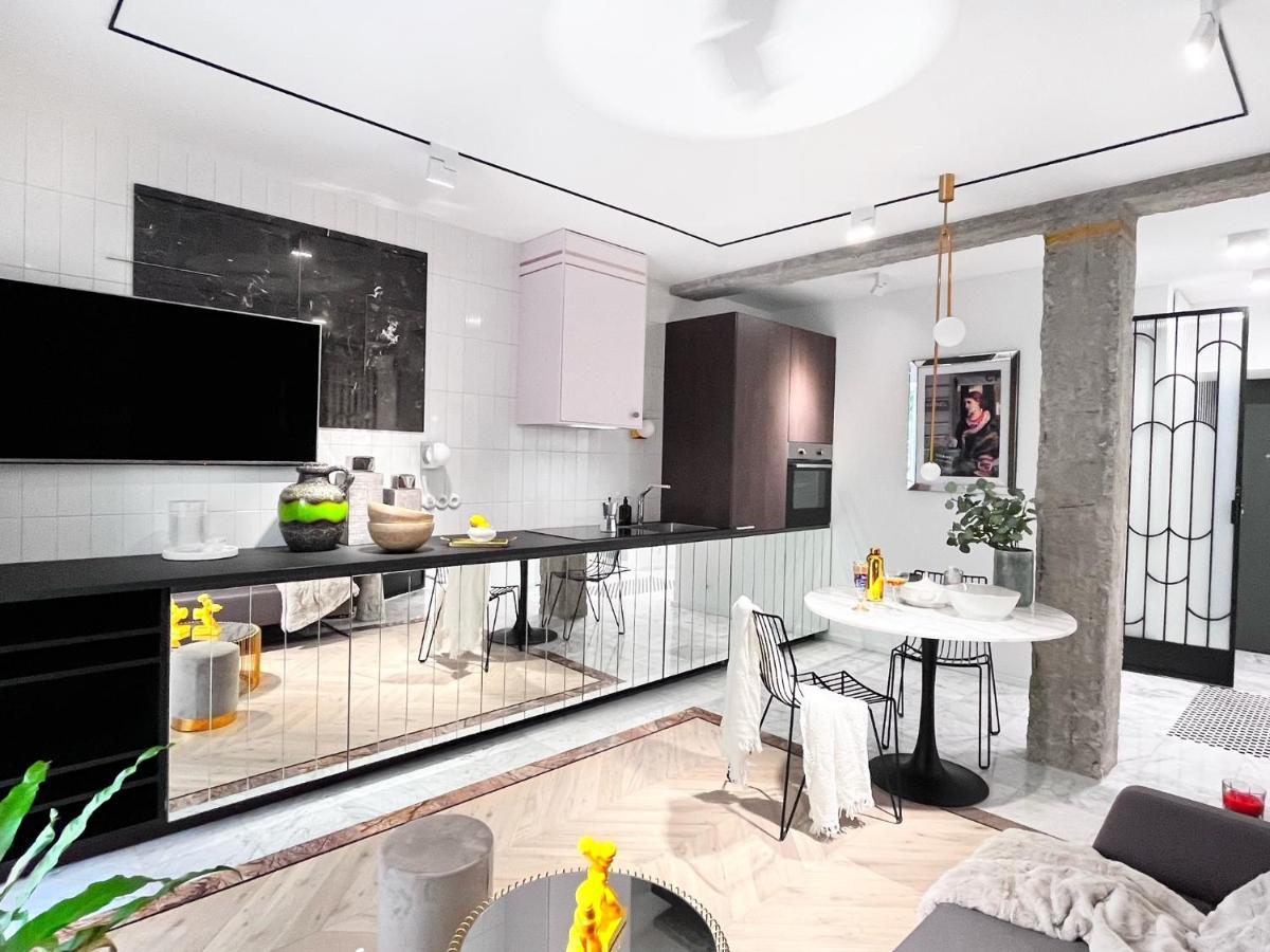 Design+Luxus Apartment Im Zentrum! +Netflix Varşovia Exterior foto