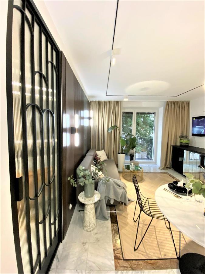 Design+Luxus Apartment Im Zentrum! +Netflix Varşovia Exterior foto