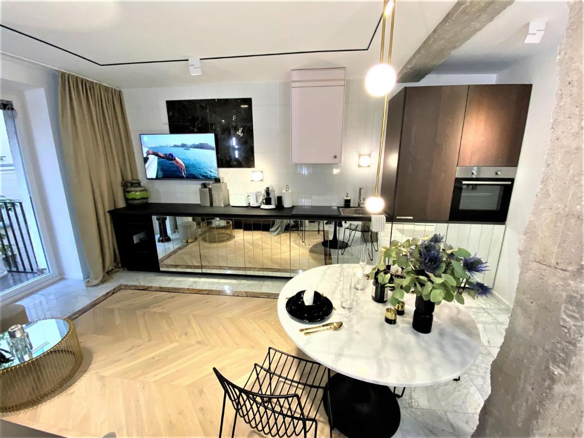 Design+Luxus Apartment Im Zentrum! +Netflix Varşovia Exterior foto